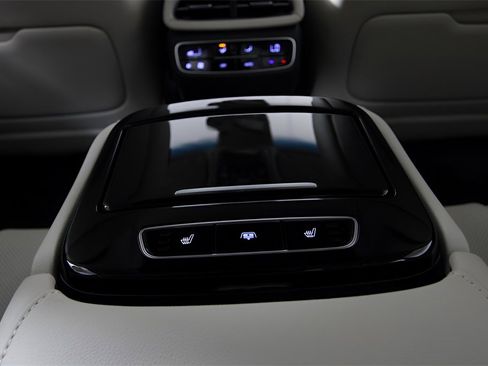 Used 2024 Genesis G80 2.5T w/ Sport Prestige Package image 19