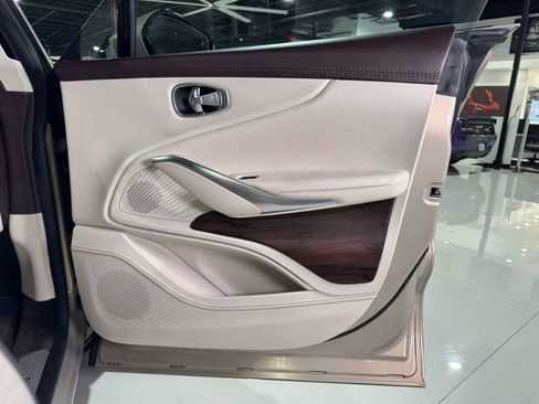 Used 2021 Aston Martin DBX image 37