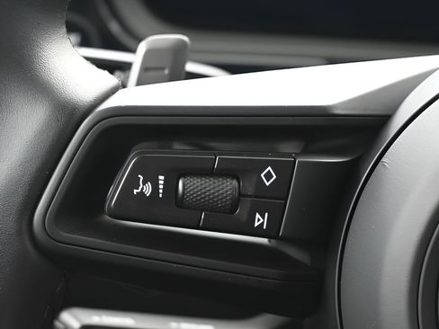 Certified 2025 Porsche Cayenne S AWD/4WD image 22
