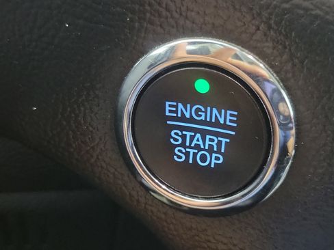 Used 2018 Ford Edge SEL w/ Equipment Group 201A FWD image 30