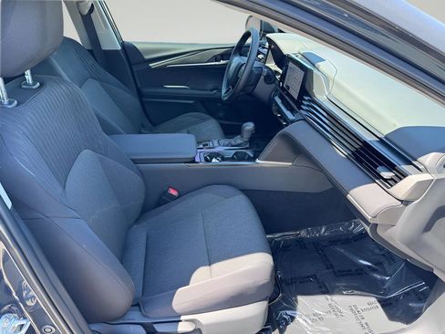 Used 2025 Toyota Camry LE image 16