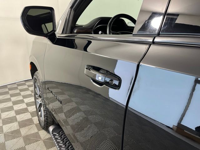 Used 2023 Chevrolet Suburban Z71 AWD/4WD image 13