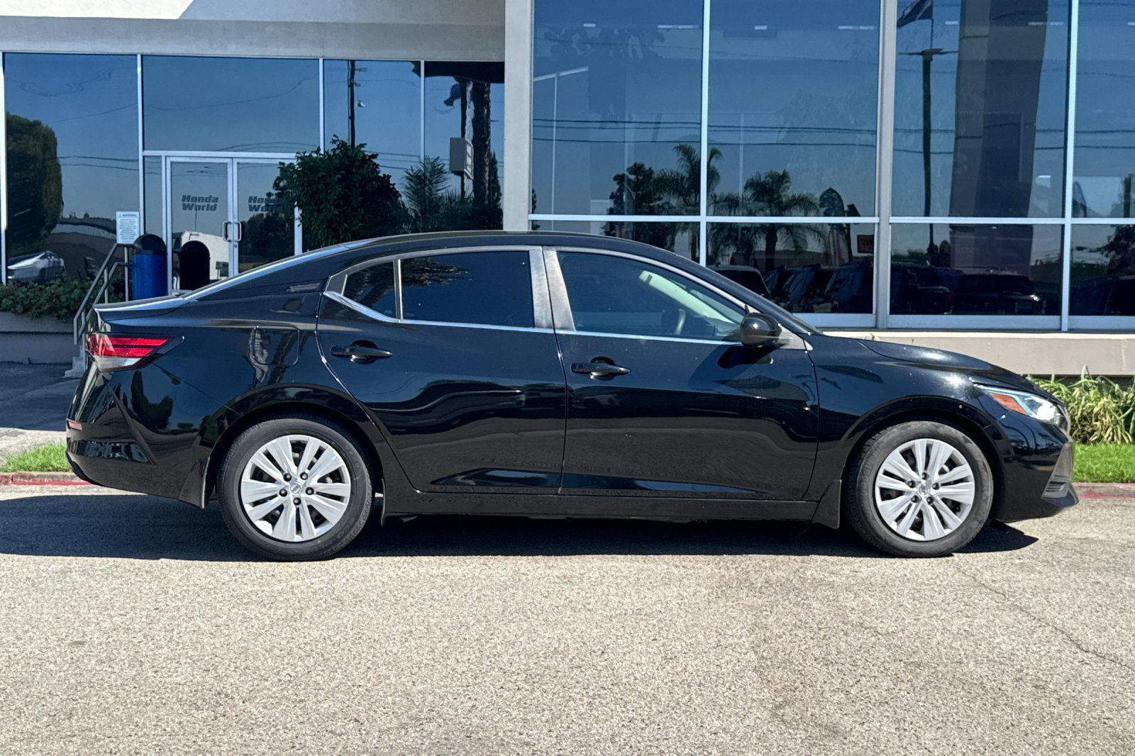 Used 2021 Nissan Sentra S FWD image 4