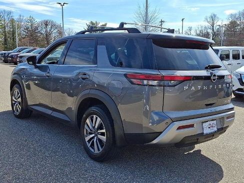 Certified 2023 Nissan Pathfinder SL image 6