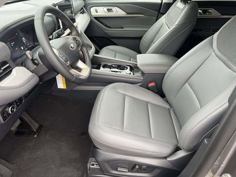 New 2026 Ford Explorer Active image 12