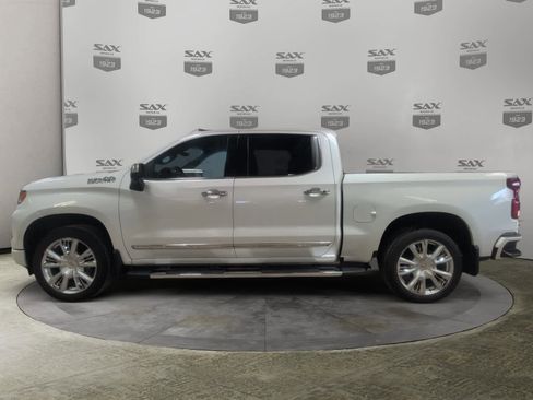 Used 2023 Chevrolet Silverado 1500 High Country w/ Technology Package image 2