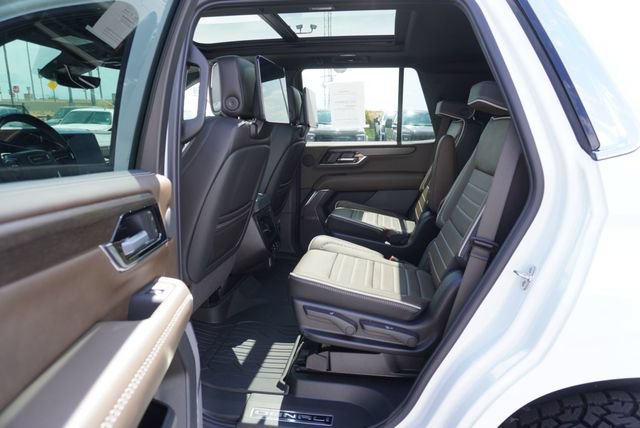 Used 2026 GMC Yukon Denali Ultimate w/ LPO, Floor Liner Package AWD/4WD image 20