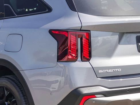 Certified 2024 Kia Sorento SX AWD/4WD image 7