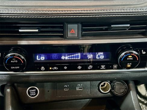 Used 2023 Nissan Rogue SV w/ SV Premium B Package image 13