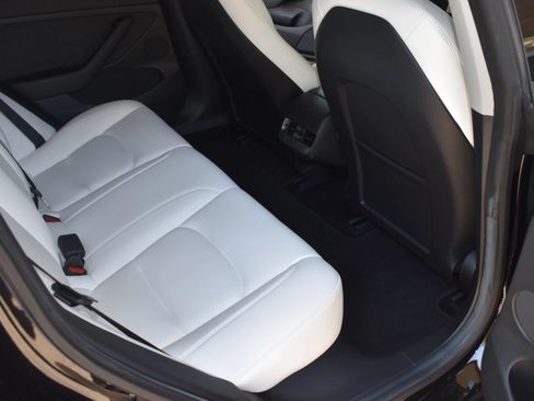 Used 2022 Tesla Model 3 Performance AWD/4WD image 16