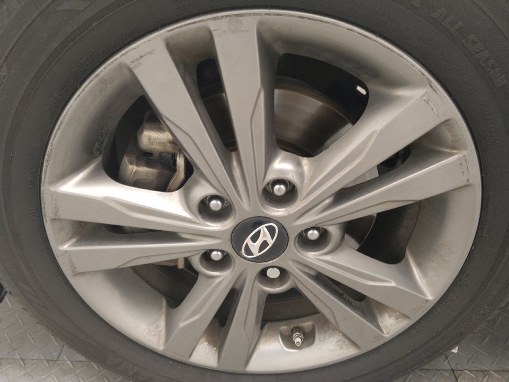 Used 2018 Hyundai Elantra Value Edition FWD image 31
