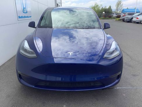 Used 2024 Tesla Model Y Performance image 6