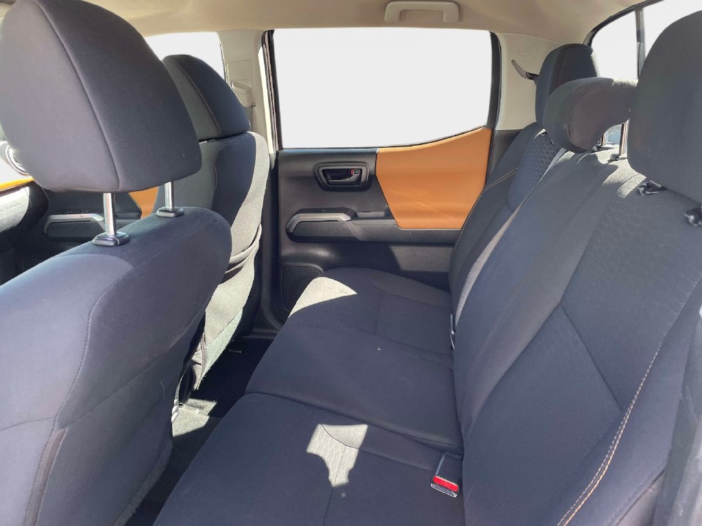 Used 2018 Toyota Tacoma SR5 RWD image 16