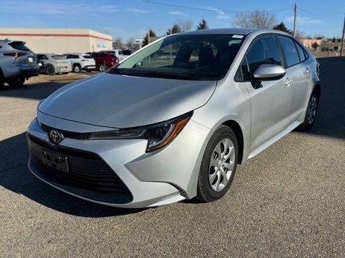 Used 2025 Toyota Corolla LE image 9