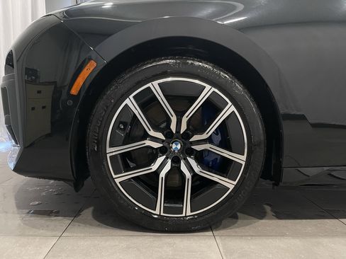 Used 2024 BMW i7 xDrive60 w/ Executive Package image 8
