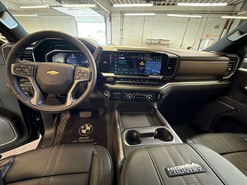 Used 2025 Chevrolet Silverado 2500 High Country w/ High Country Premium Package AWD/4WD image 14