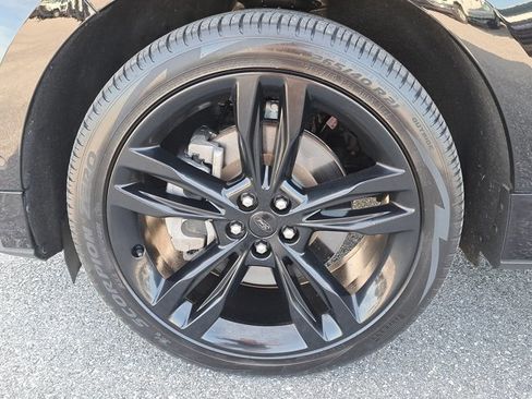 Certified 2022 Ford Edge ST w/ Equipment Group 401A image 4