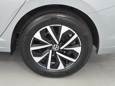 Used 2025 Volkswagen Jetta S image 32