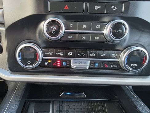 Used 2023 Ford Expedition Max XLT image 19