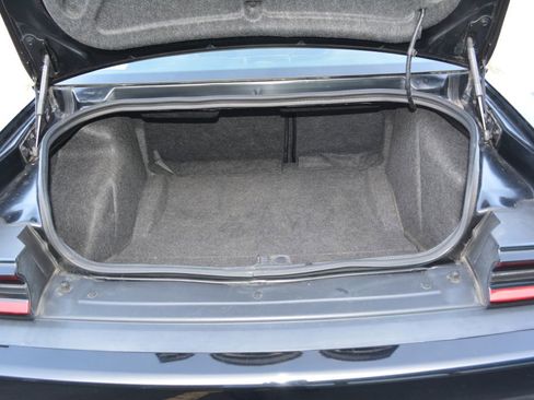 Used 2016 Dodge Challenger SXT Plus RWD image 11