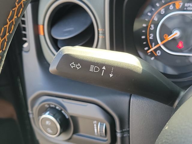 Used 2025 Jeep Gladiator Mojave AWD/4WD image 19