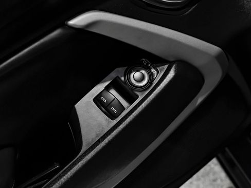 Used 2019 Chevrolet Camaro SS RWD image 47