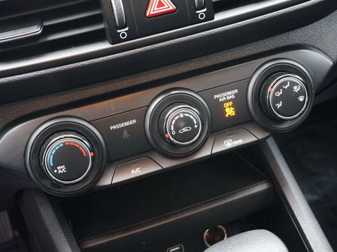 Used 2023 Kia Forte LX image 18