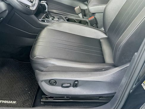 Used 2022 Volkswagen Tiguan SE AWD/4WD image 20