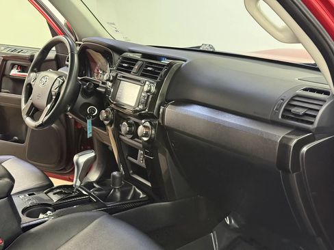 Used 2019 Toyota 4Runner TRD Off-Road Premium AWD/4WD image 16