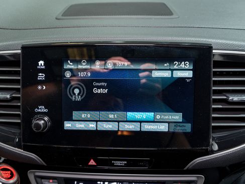 Used 2021 Honda Pilot Touring image 19