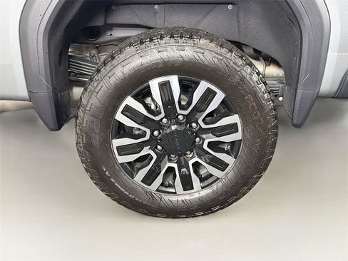 Used 2024 GMC Sierra 2500 Denali Ultimate AWD/4WD image 35