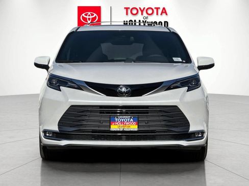 New 2026 Toyota Sienna Platinum AWD/4WD image 8