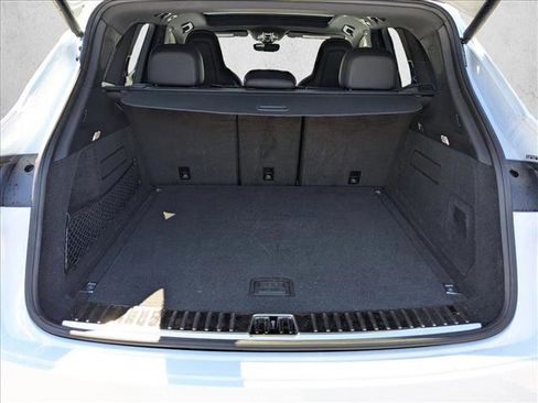 Used 2019 Porsche Cayenne E-Hybrid image 6