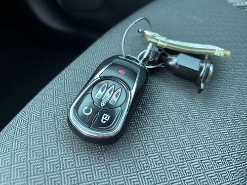 Used 2025 Buick Encore GX Preferred image 18