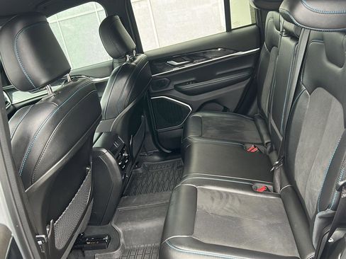 Used 2024 Jeep Grand Cherokee Trailhawk image 22