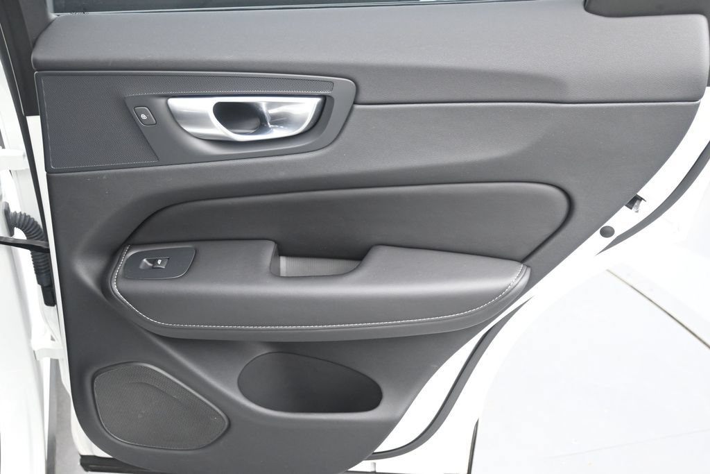 Certified 2024 Volvo XC60 B5 Ultimate w/ Protection Package Premier AWD/4WD image 15