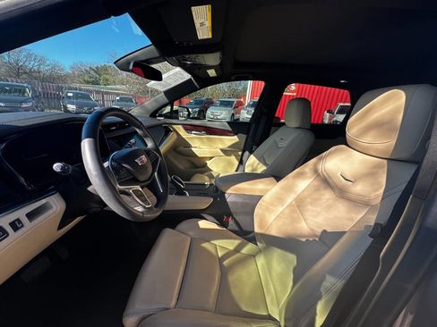 Used 2017 Cadillac XT5 Luxury w/ Driver Awareness Package image 31