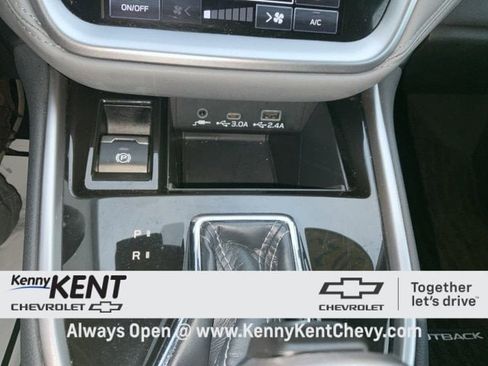 Used 2023 Subaru Outback Premium image 31