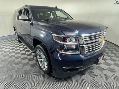 Used 2020 Chevrolet Suburban Premier w/ Premier Plus Edition image 10