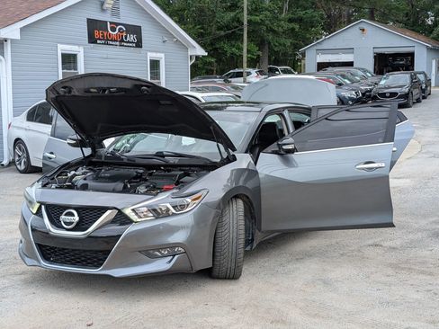 Used 2018 Nissan Maxima 3.5 SL FWD image 9