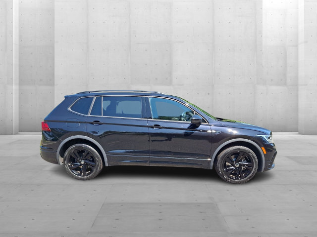 Used 2023 Volkswagen Tiguan SE R-Line AWD/4WD image 7