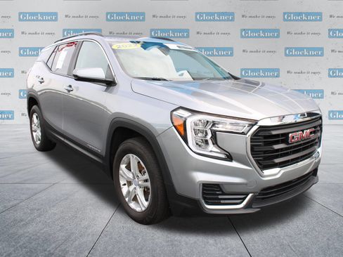 Used 2023 GMC Terrain SLE w/ Driver Convenience Package AWD/4WD image 3