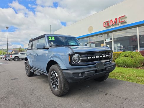 Used 2023 Ford Bronco Outer Banks AWD/4WD image 1