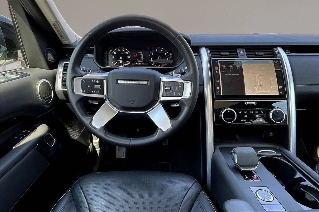 Used 2024 Land Rover Discovery S AWD/4WD image 8