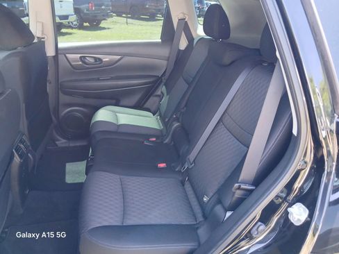Used 2020 Nissan Rogue S FWD image 12