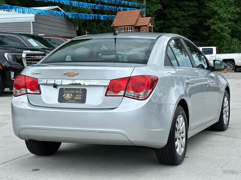 Used 2011 Chevrolet Cruze LS w/ Connectivity Package FWD image 7