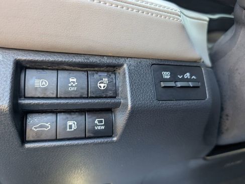 Used 2019 Toyota Avalon Touring w/ Advanced Safety Package image 23