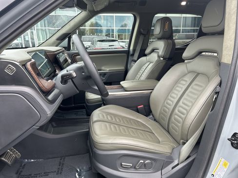 Used 2023 Rivian R1T Adventure AWD/4WD image 13