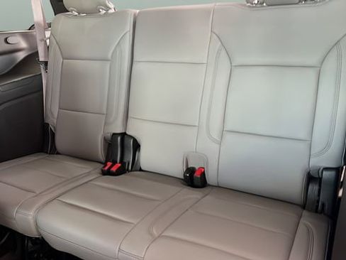 Used 2021 Chevrolet Tahoe LT w/ LT Signature Package image 18