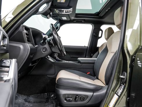 Used 2024 Lexus GX 550 AWD/4WD image 16
